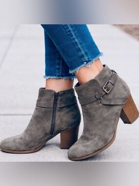 Expression Gray Suede Ankle Booties Women’s 9.5 Block Heel Buckle Zip Boots
